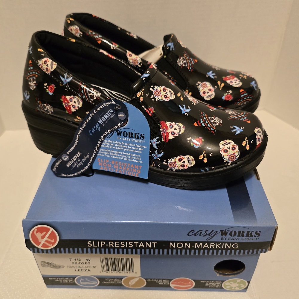 Easy Works Black Slip-Resistant Shoes with Skull Print